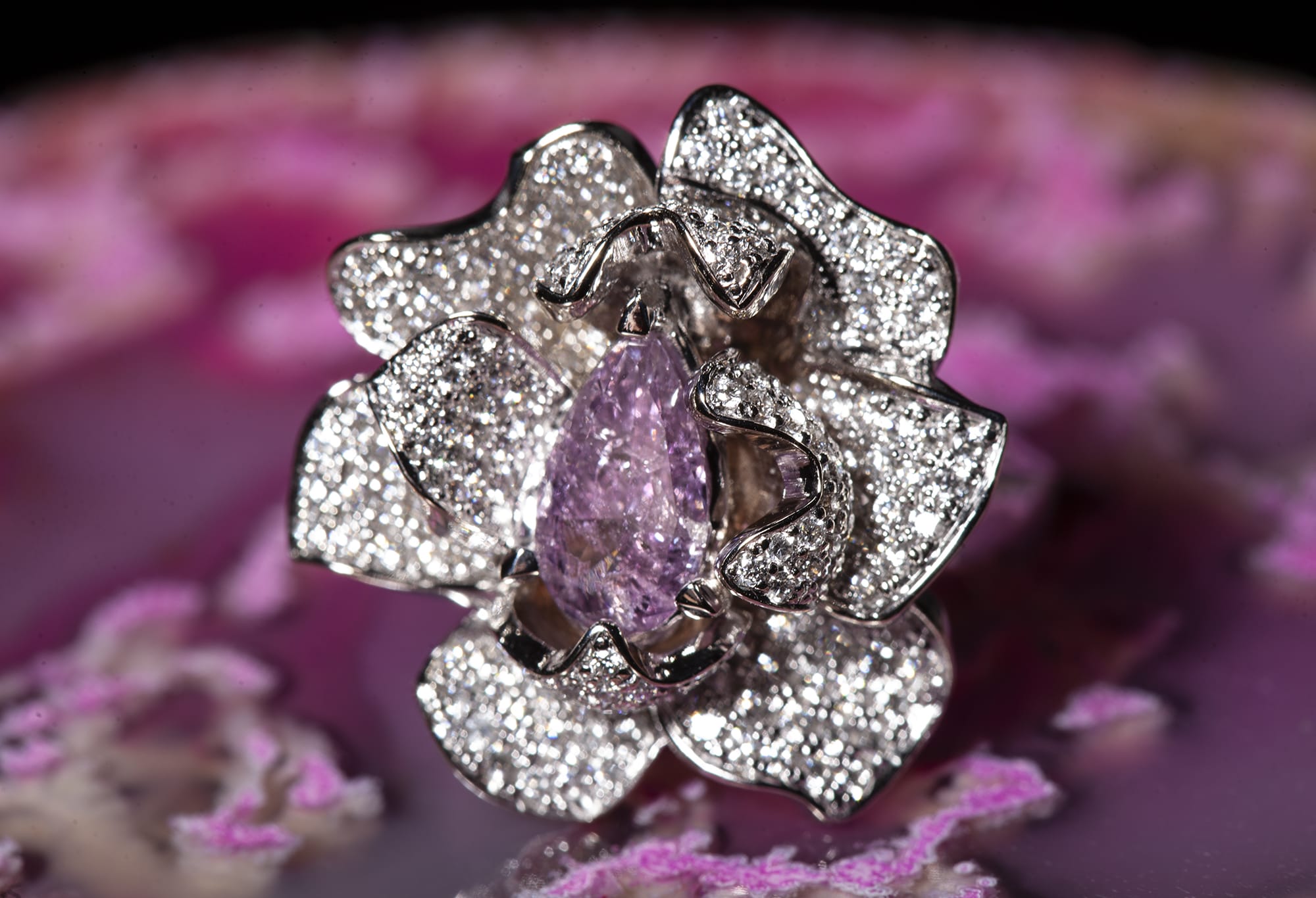 Floral pavé ring on agate